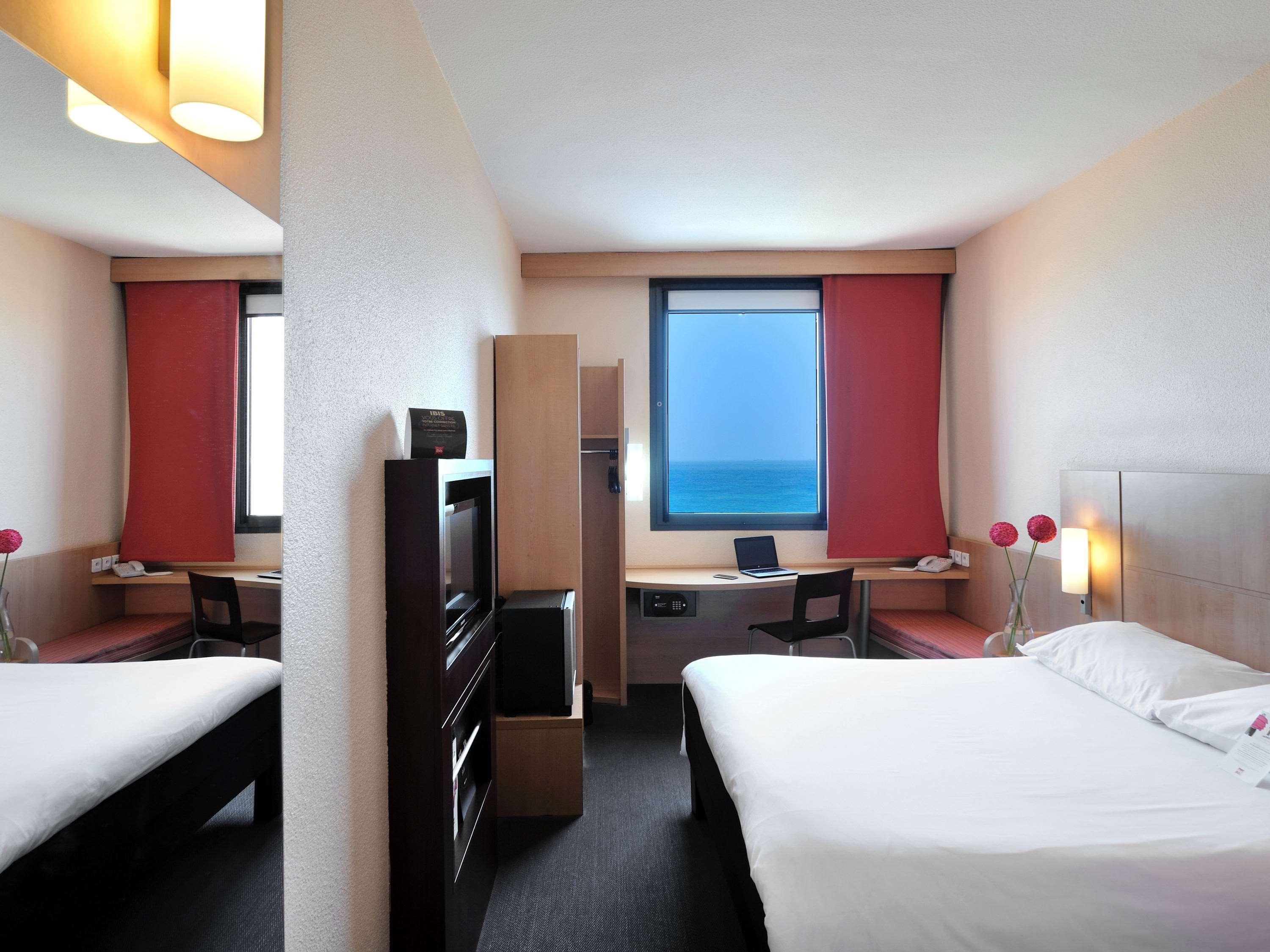 Отель Ibis Styles Дакар Экстерьер фото