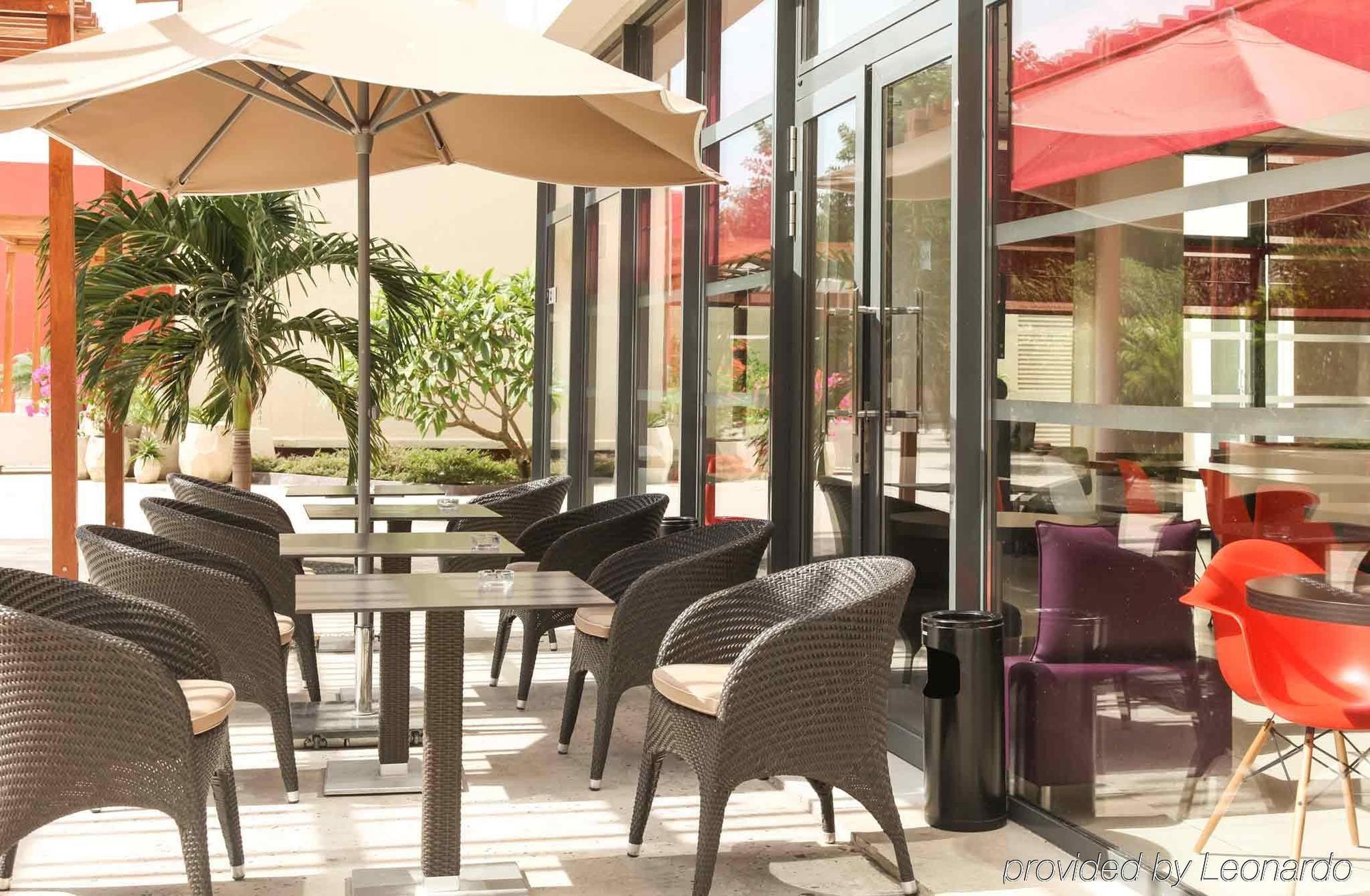 Отель Ibis Styles Дакар Экстерьер фото