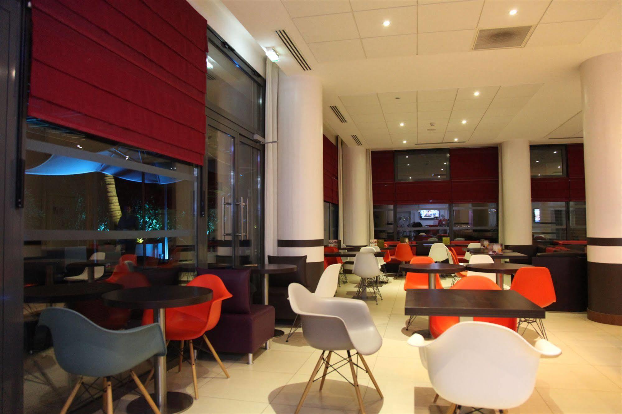 Отель Ibis Styles Дакар Экстерьер фото