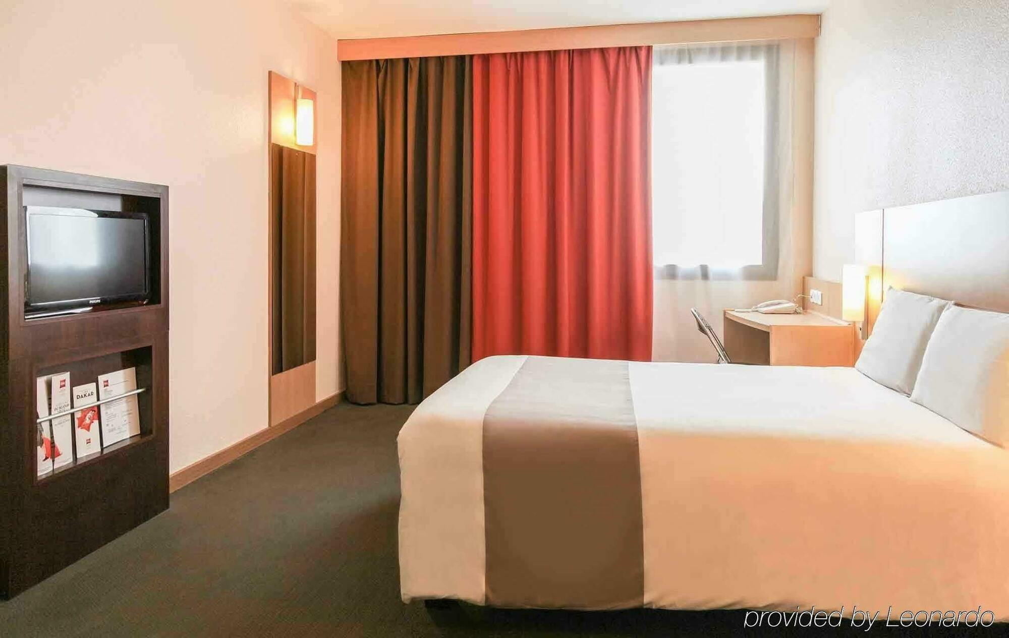 Отель Ibis Styles Дакар Экстерьер фото